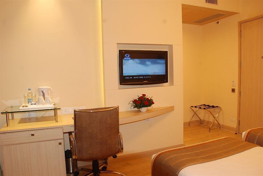 Sarovar Portico Naraina, Hotel Neu-Delhi Exterior foto