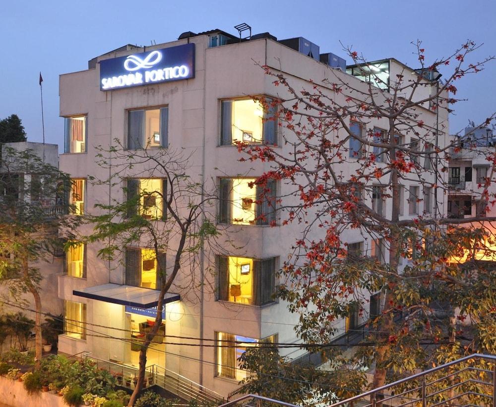 Sarovar Portico Naraina, Hotel Neu-Delhi Exterior foto