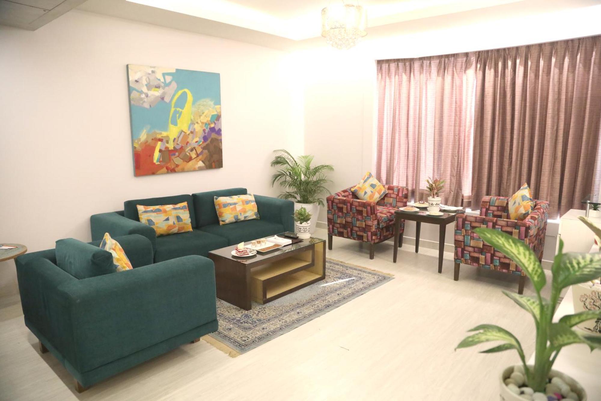 Sarovar Portico Naraina, Hotel Neu-Delhi Exterior foto