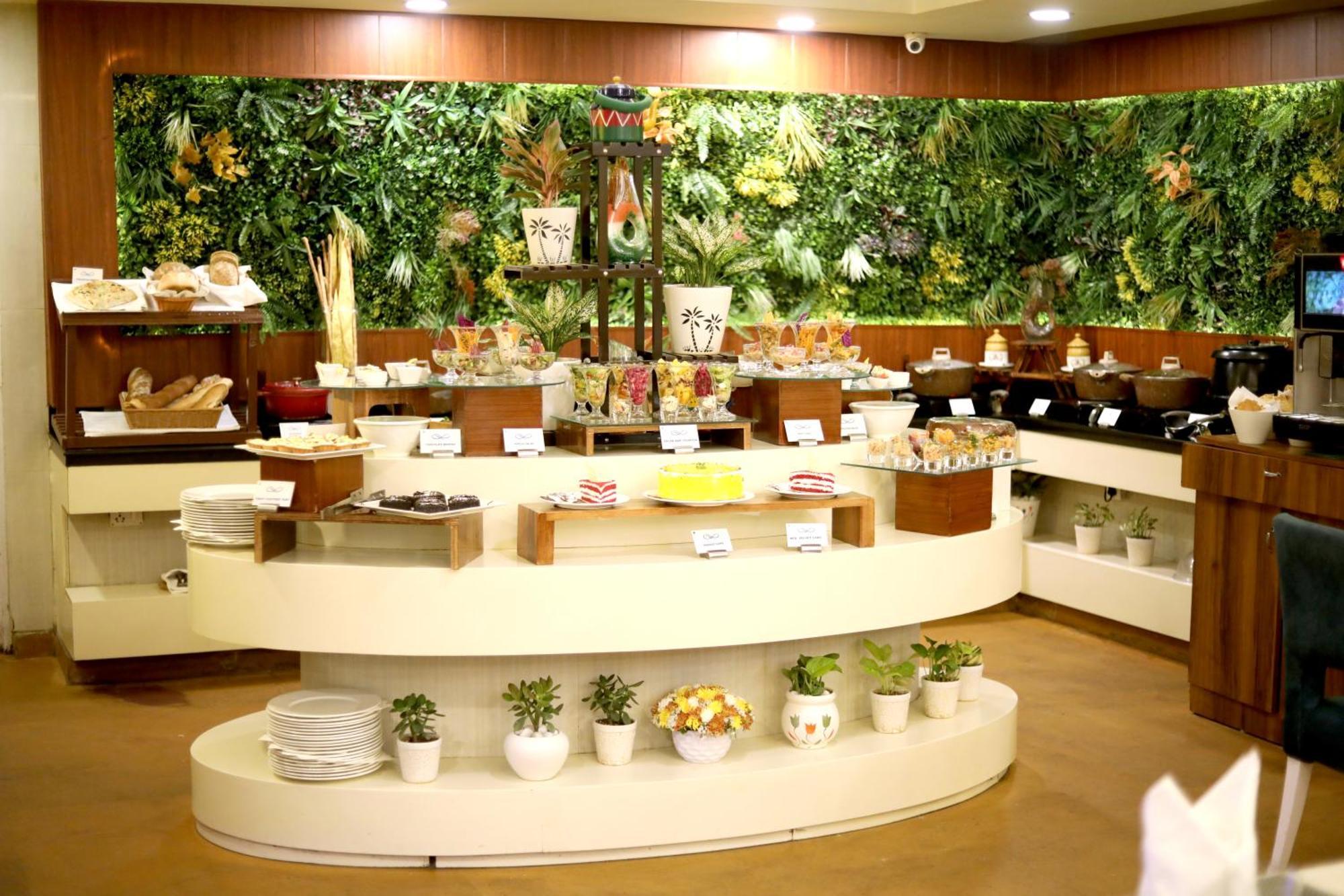 Sarovar Portico Naraina, Hotel Neu-Delhi Exterior foto