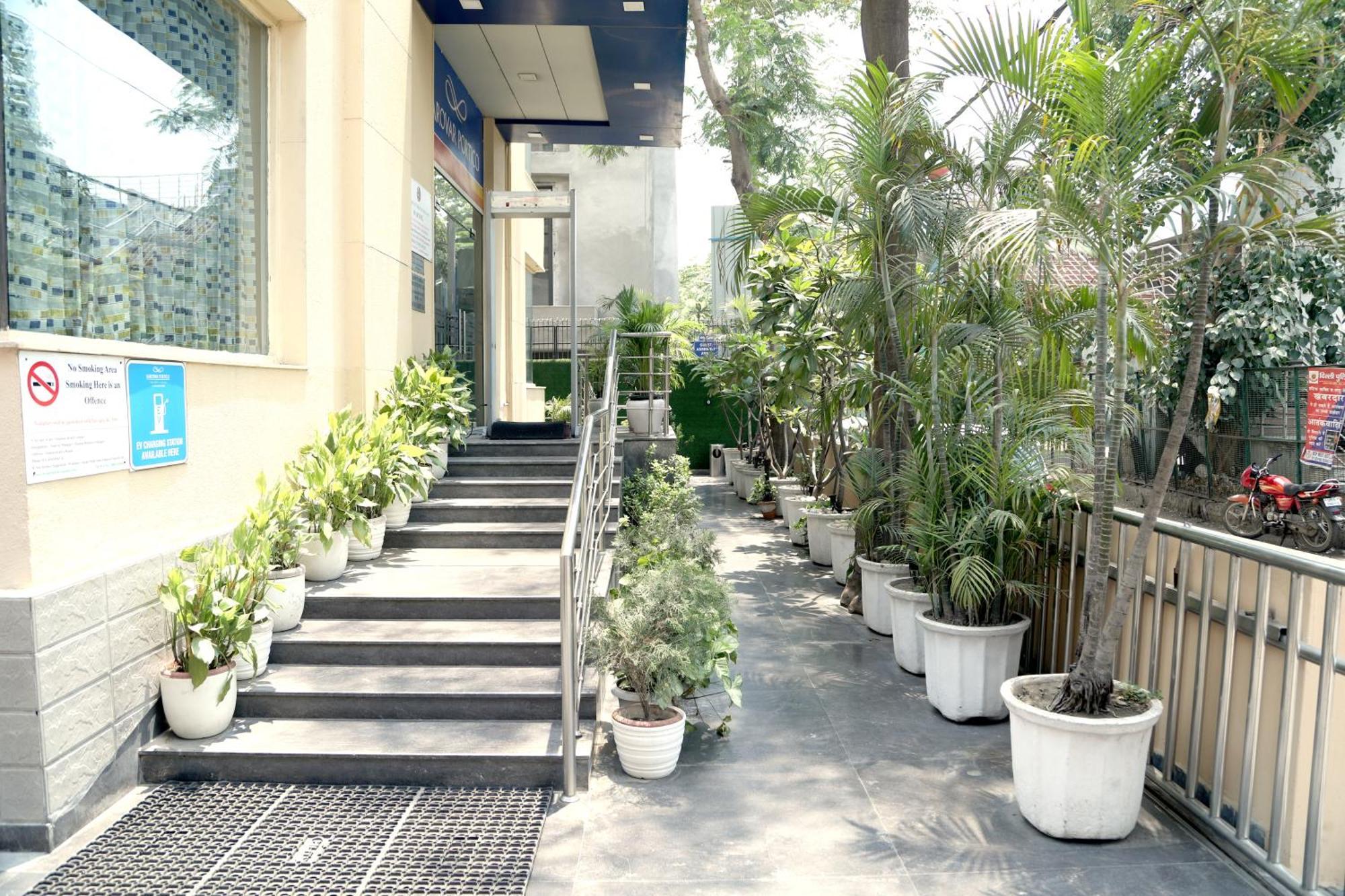 Sarovar Portico Naraina, Hotel Neu-Delhi Exterior foto