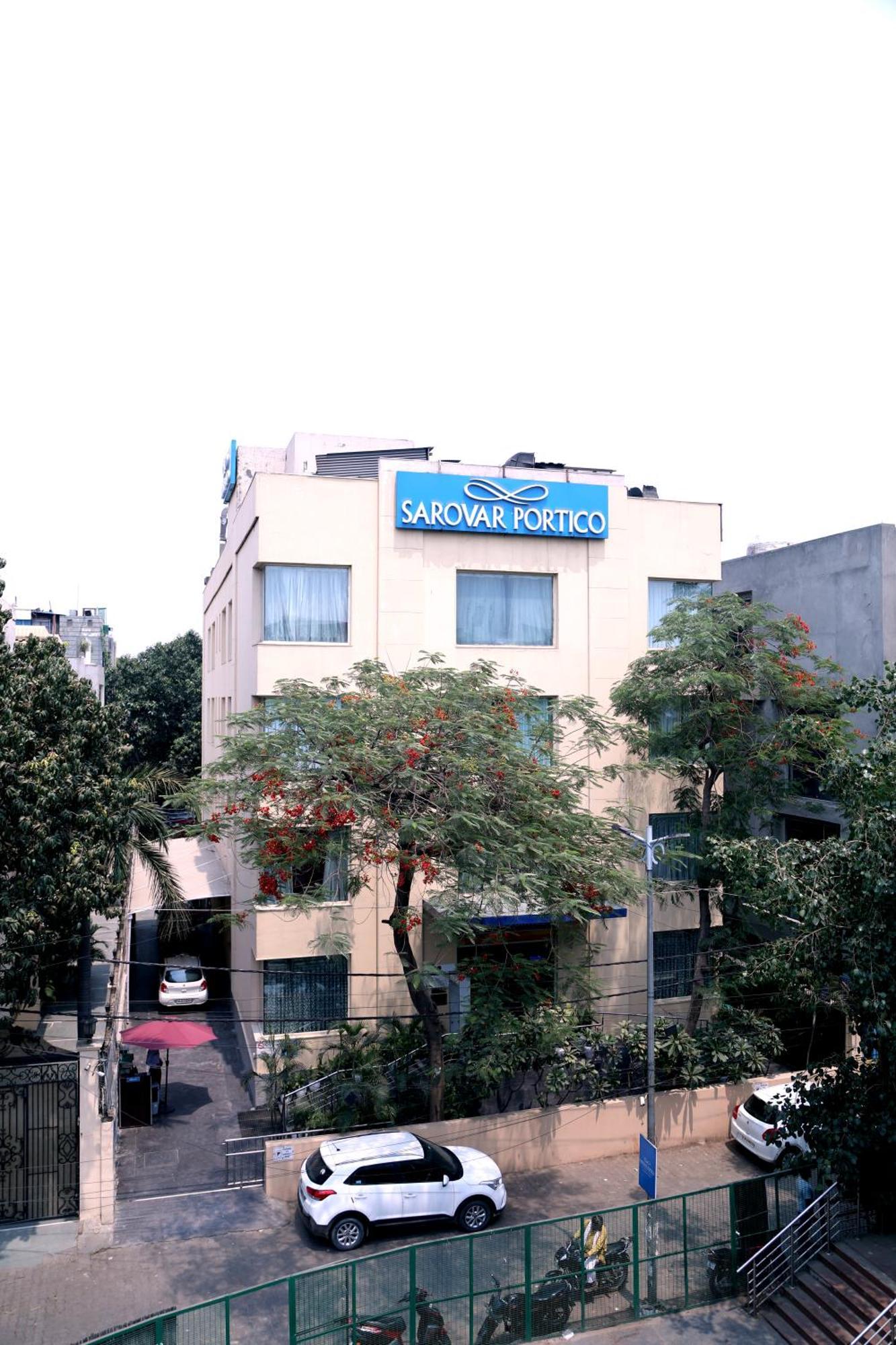 Sarovar Portico Naraina, Hotel Neu-Delhi Exterior foto