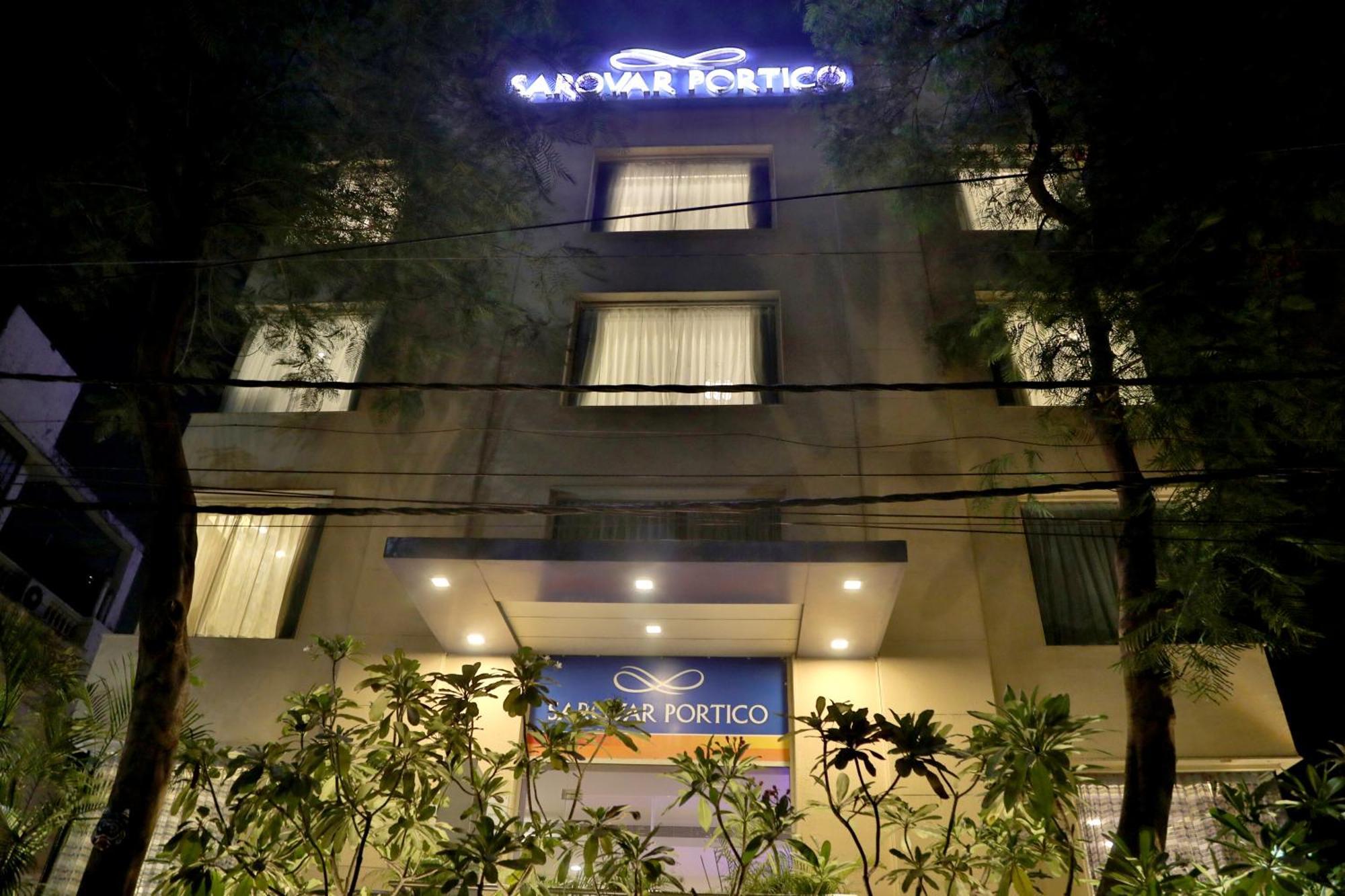 Sarovar Portico Naraina, Hotel Neu-Delhi Exterior foto