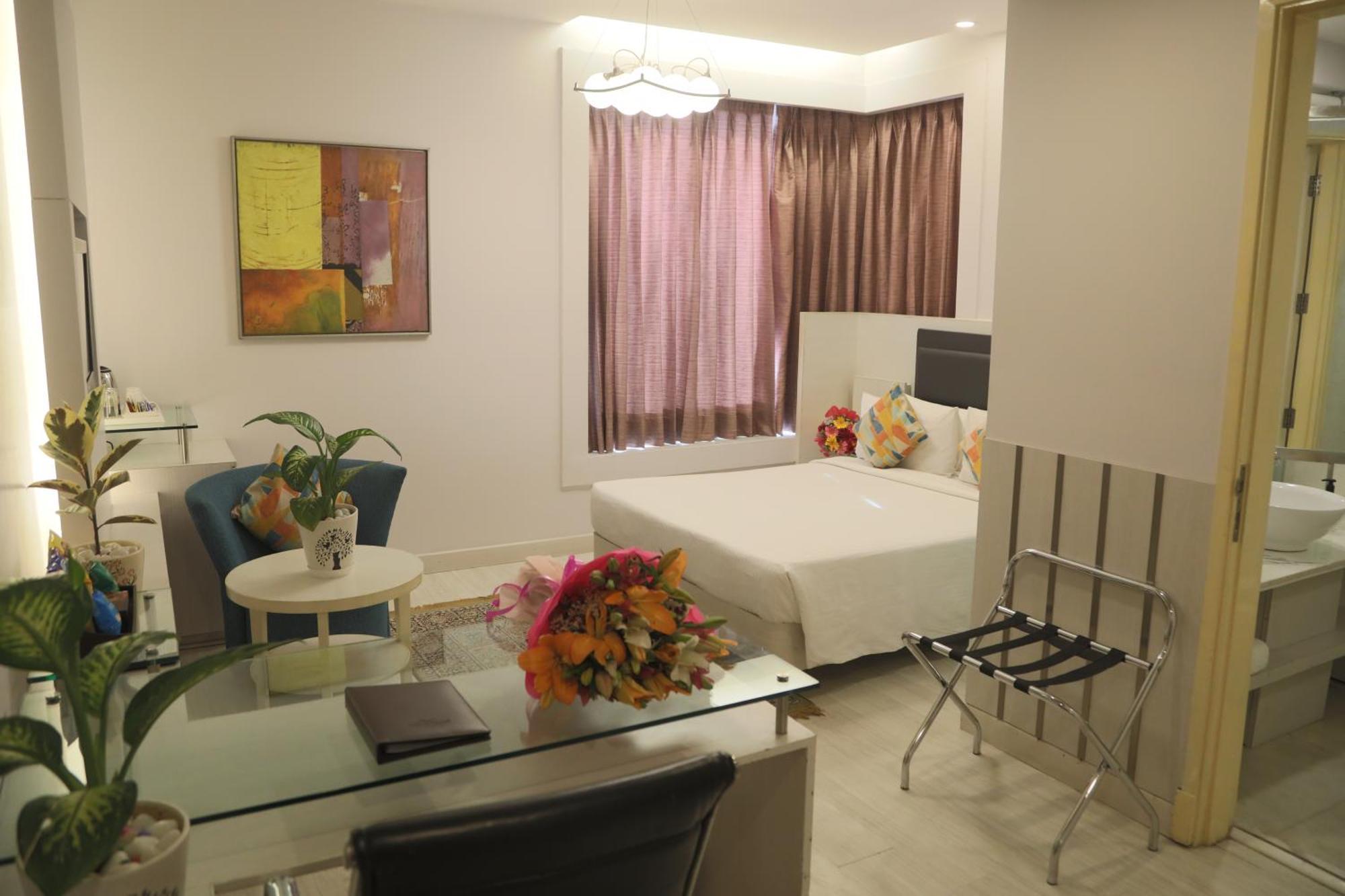 Sarovar Portico Naraina, Hotel Neu-Delhi Exterior foto